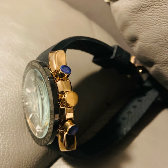 Chronograph waterproof 45mm watch - Picture 3 of 3